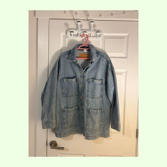 H&M Denim Boyfriend Fit Jacket, Light Blue Wash, Size S - Picture 2 of 3
